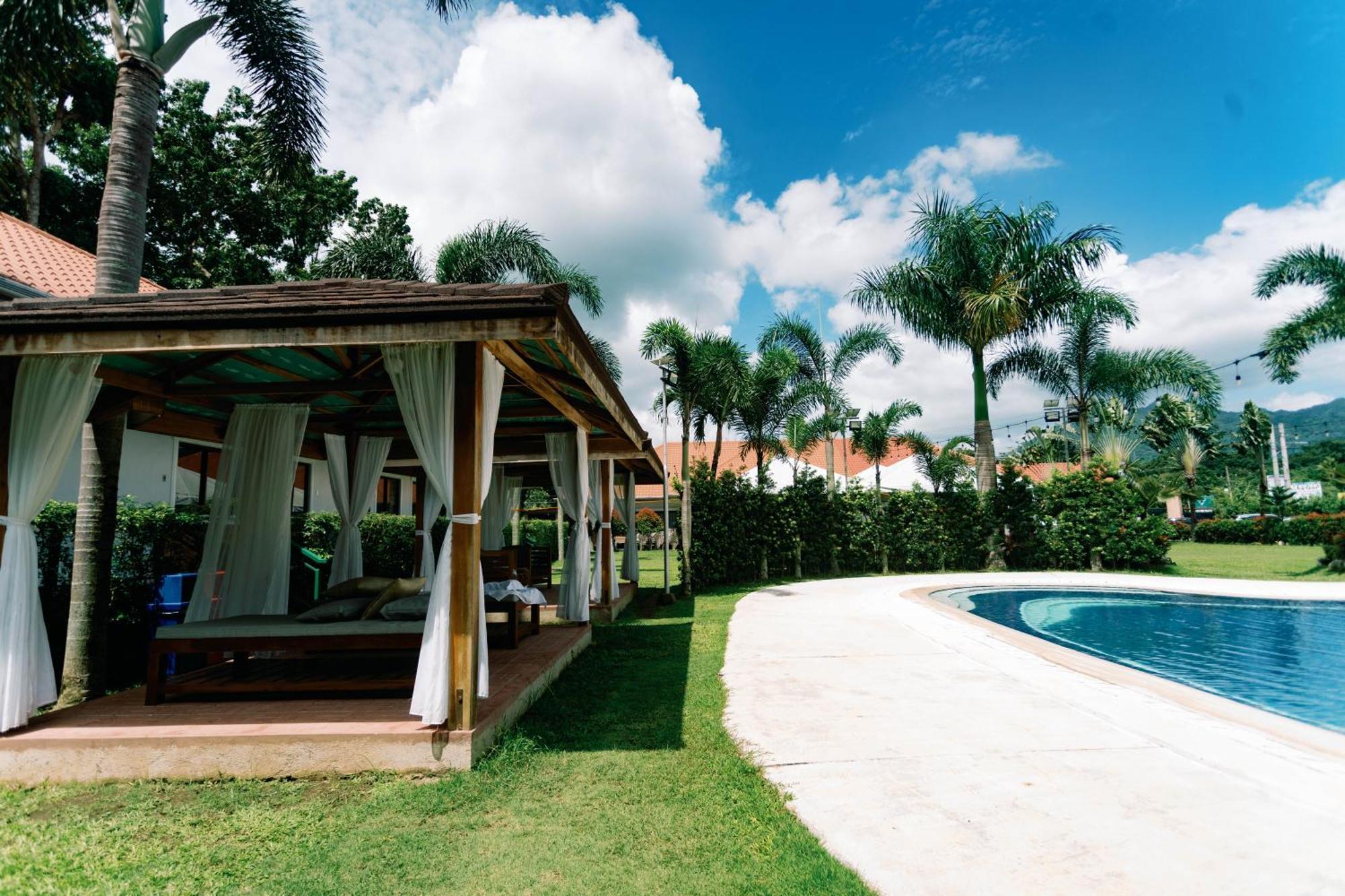 3 Peaks Resort & Boutique Hotel Lipa City Bagian luar foto