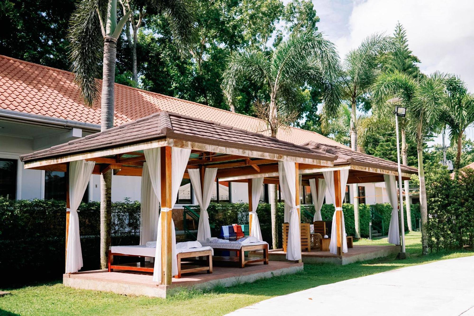 3 Peaks Resort & Boutique Hotel Lipa City Bagian luar foto