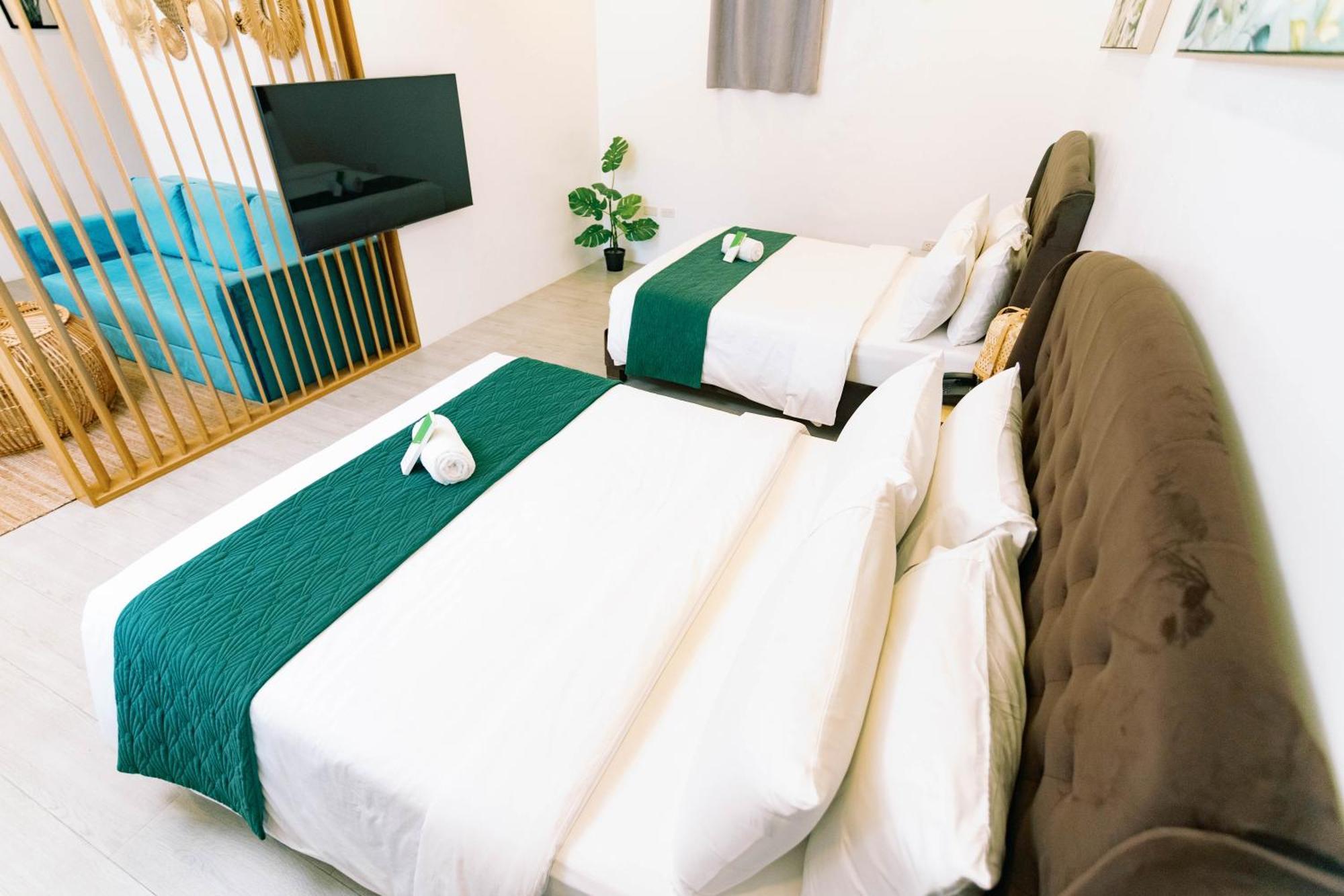 3 Peaks Resort & Boutique Hotel Lipa City Bagian luar foto