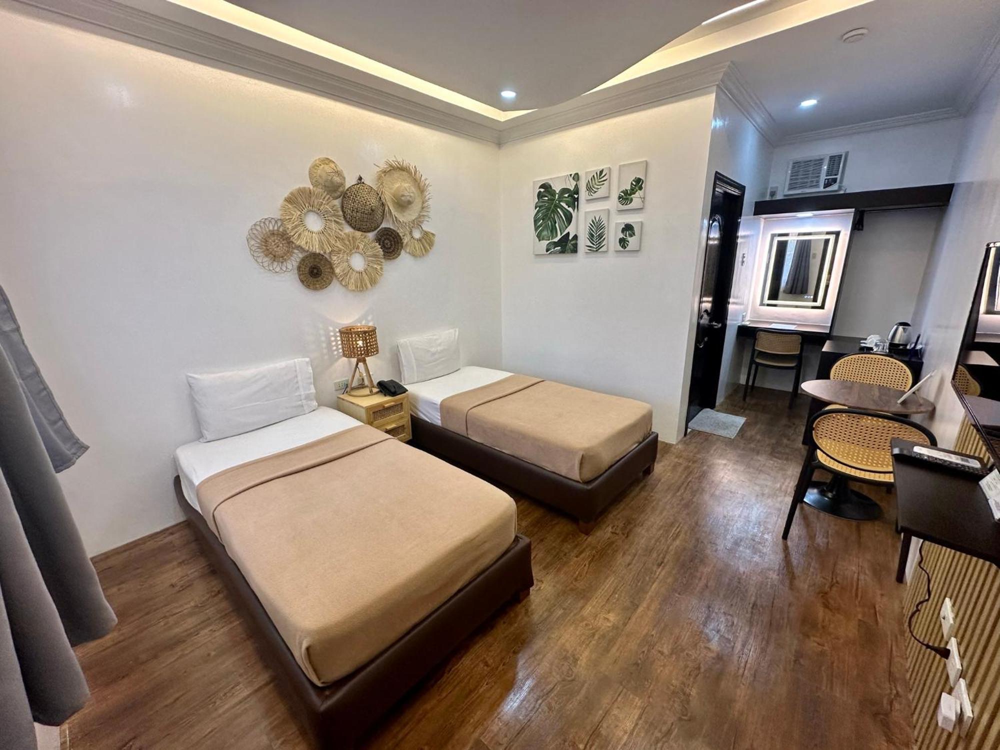3 Peaks Resort & Boutique Hotel Lipa City Bagian luar foto
