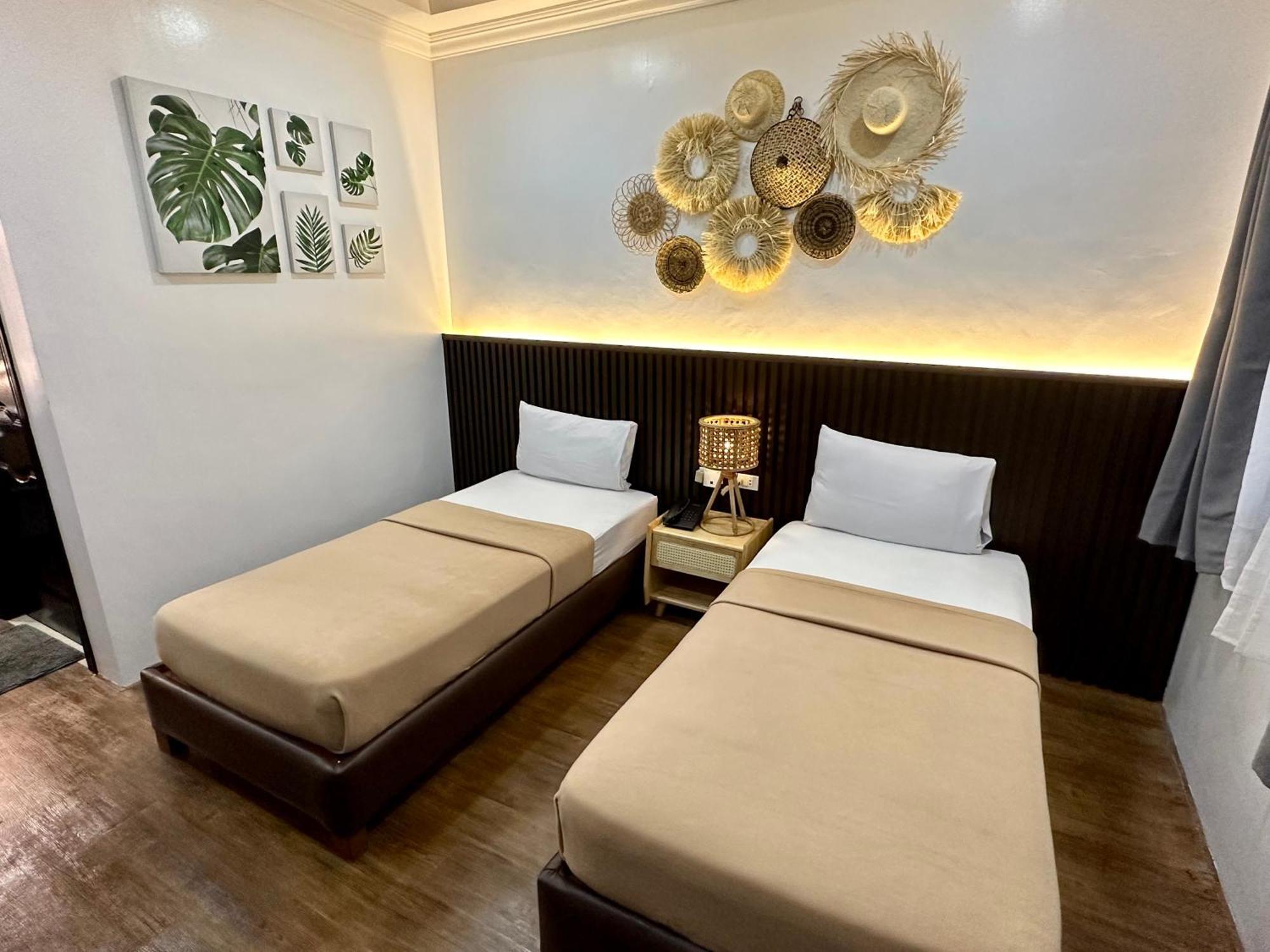 3 Peaks Resort & Boutique Hotel Lipa City Bagian luar foto