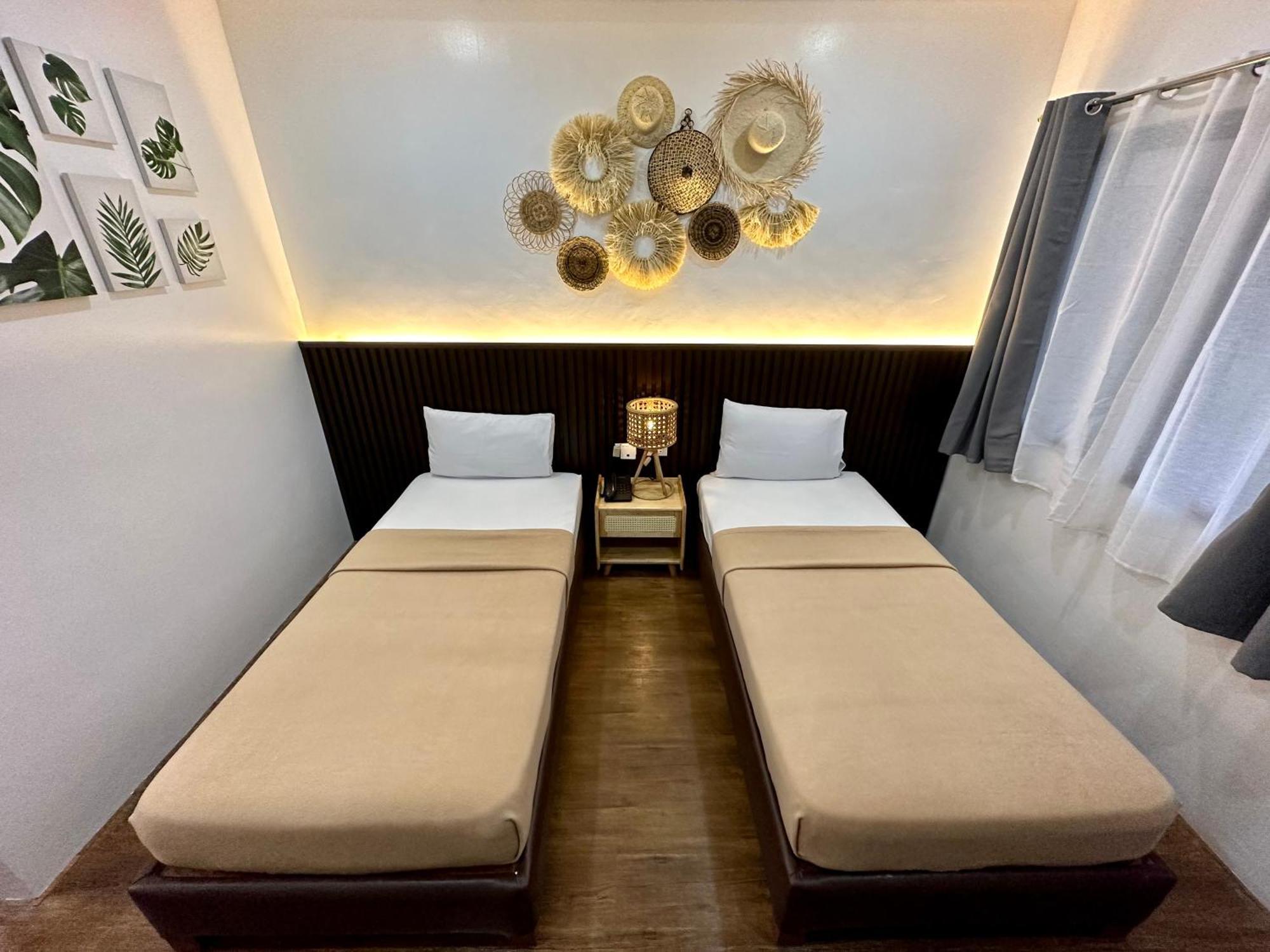 3 Peaks Resort & Boutique Hotel Lipa City Bagian luar foto